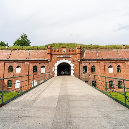 Twierdza Torun - Fort IV Экстерьер фото